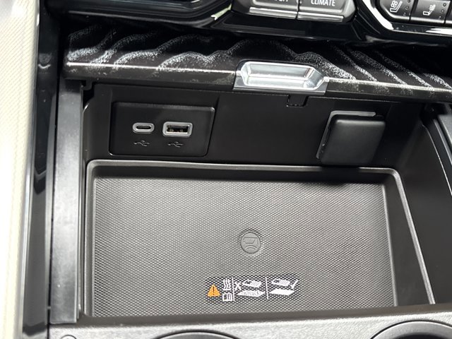 Used 2023 GMC Yukon XL Denali image 45