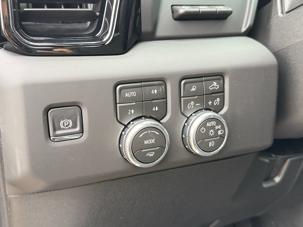 New 2026 GMC Sierra 2500 AT4X w/ LPO, Black Badging Package AWD/4WD image 18
