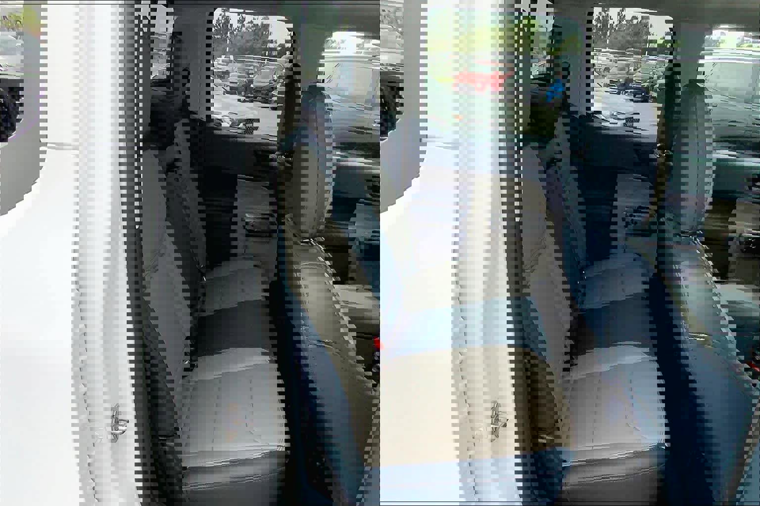 Certified 2025 Ford Maverick Lariat w/ 4K Tow Package image 19