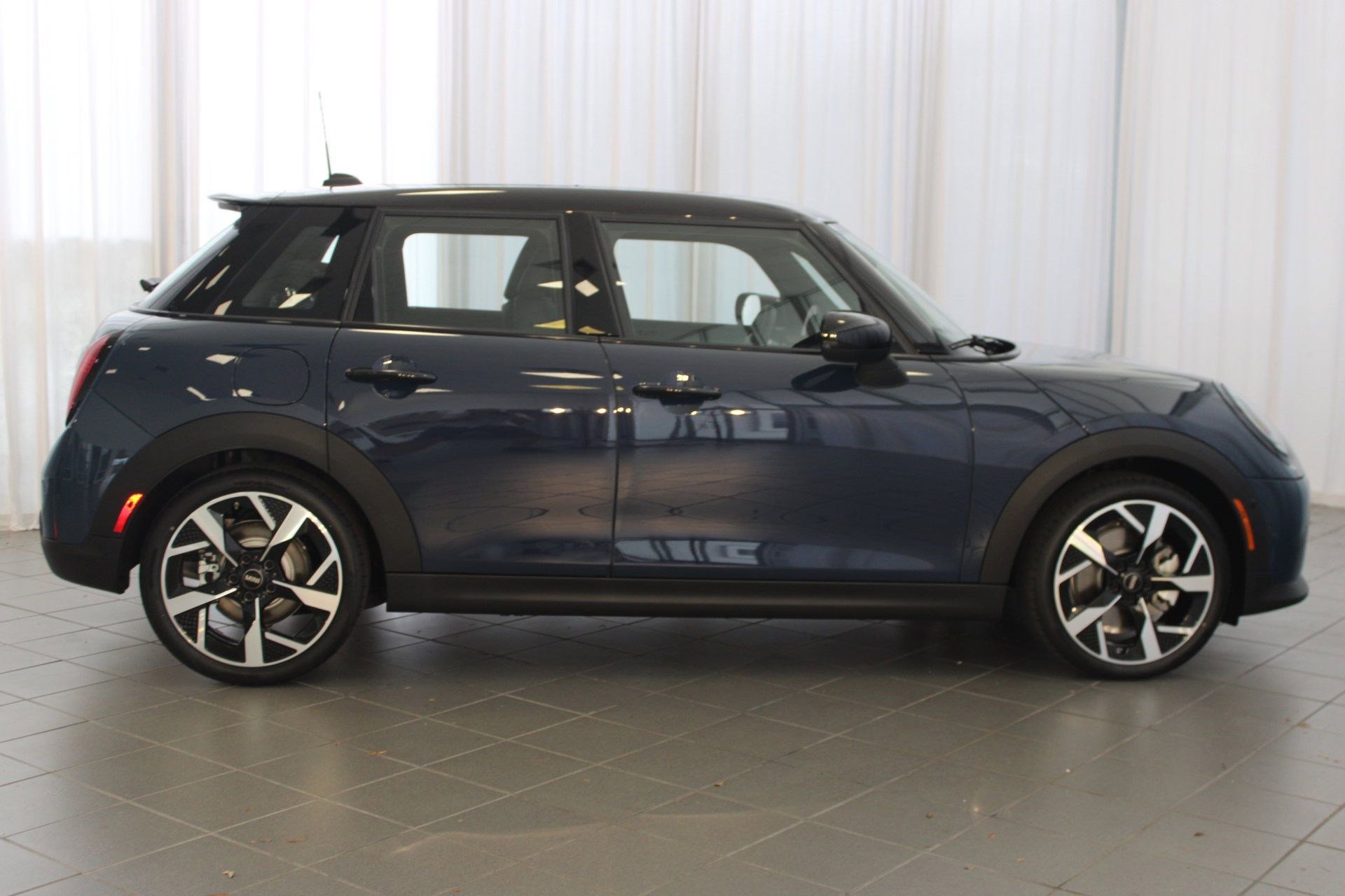 New 2026 MINI Cooper S image 3
