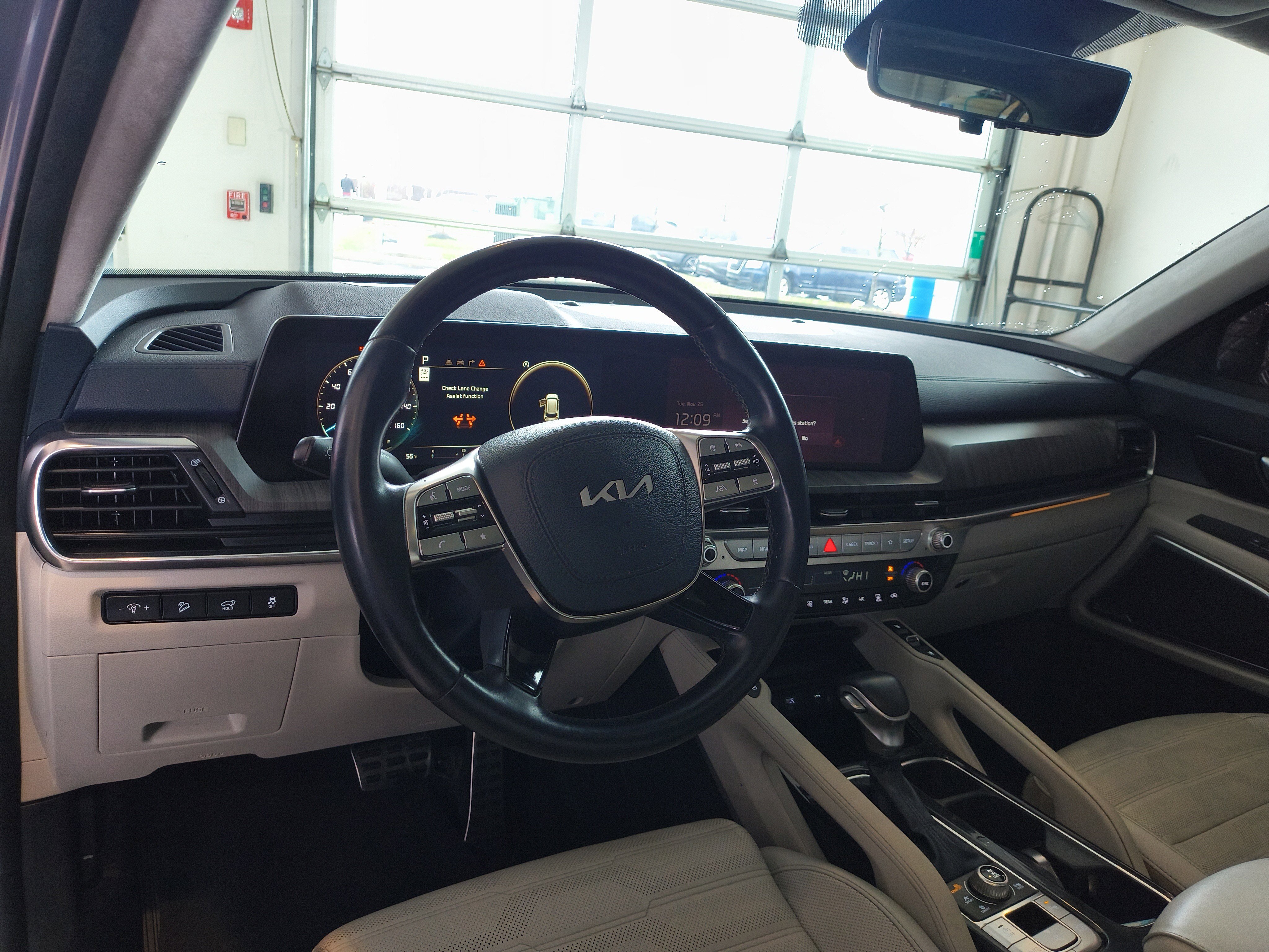 Used 2023 Kia Telluride SX Prestige image 18