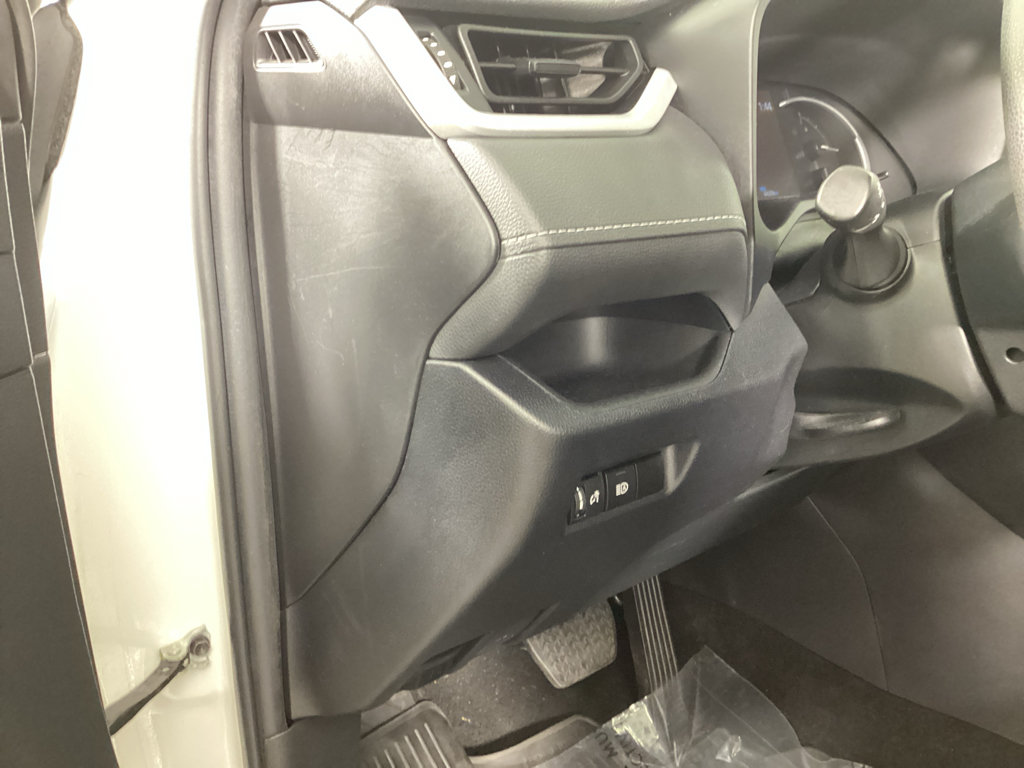 Used 2023 Toyota RAV4 XLE AWD/4WD image 18