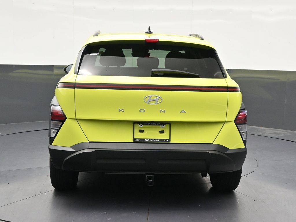 Used 2024 Hyundai Kona SEL w/ Convenience Package FWD image 4