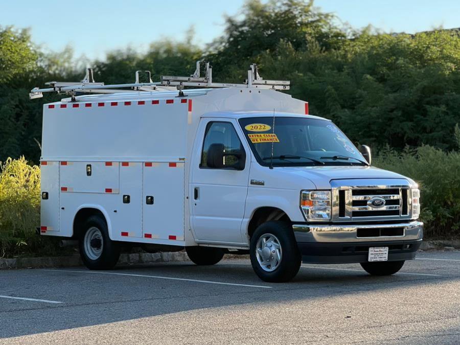 Used 2023 Ford E-350 and Econoline 350 Super Duty w/ Power Windows & Locks Group image 2