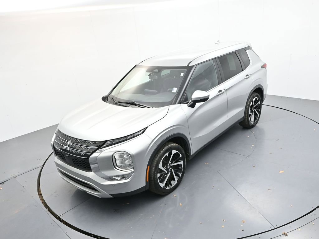 Used 2022 Mitsubishi Outlander SE image 19