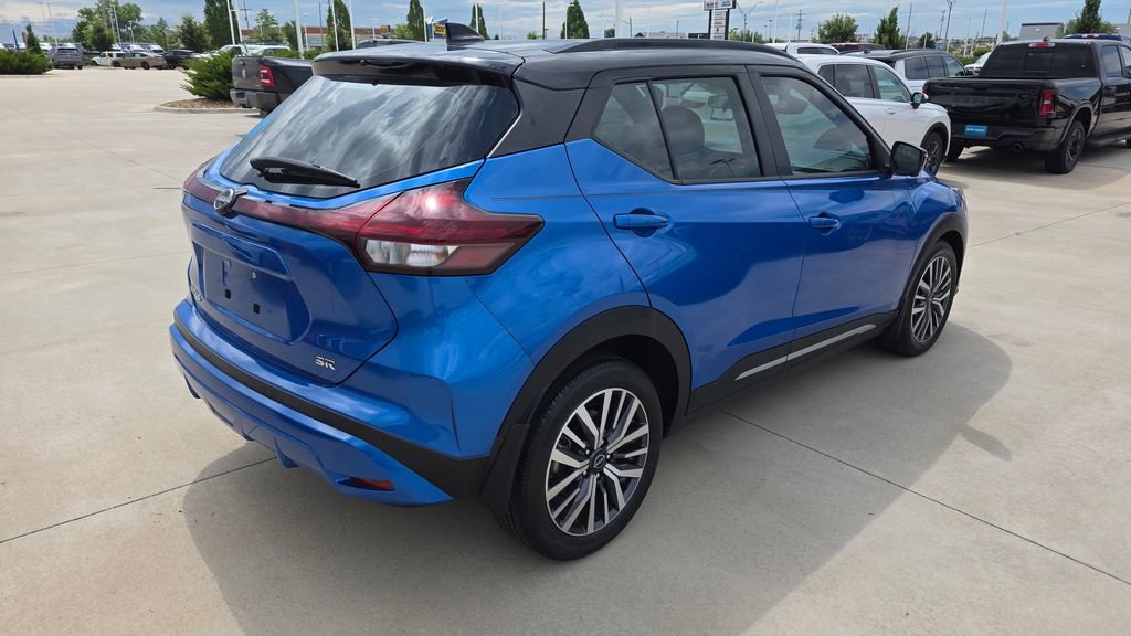 Used 2023 Nissan Kicks SR w/ SR Premium Package FWD image 5