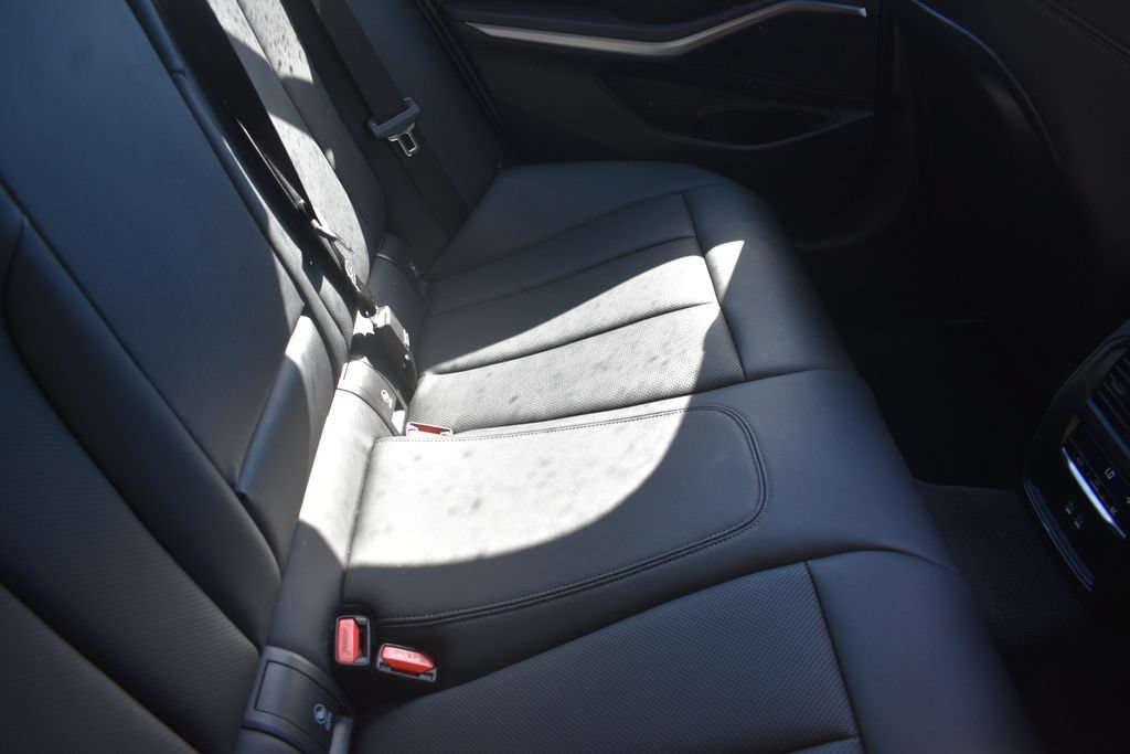 Used 2025 BMW 330i Sedan RWD image 27