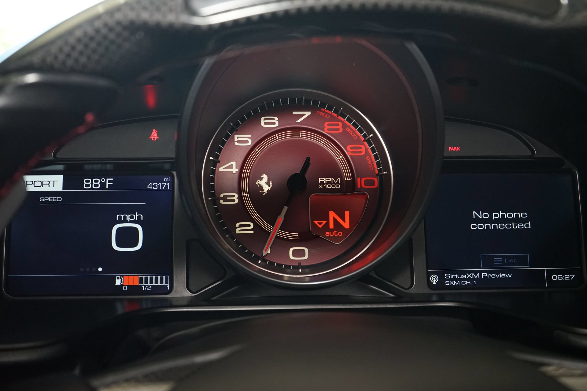 Used 2019 Ferrari Portofino RWD image 12