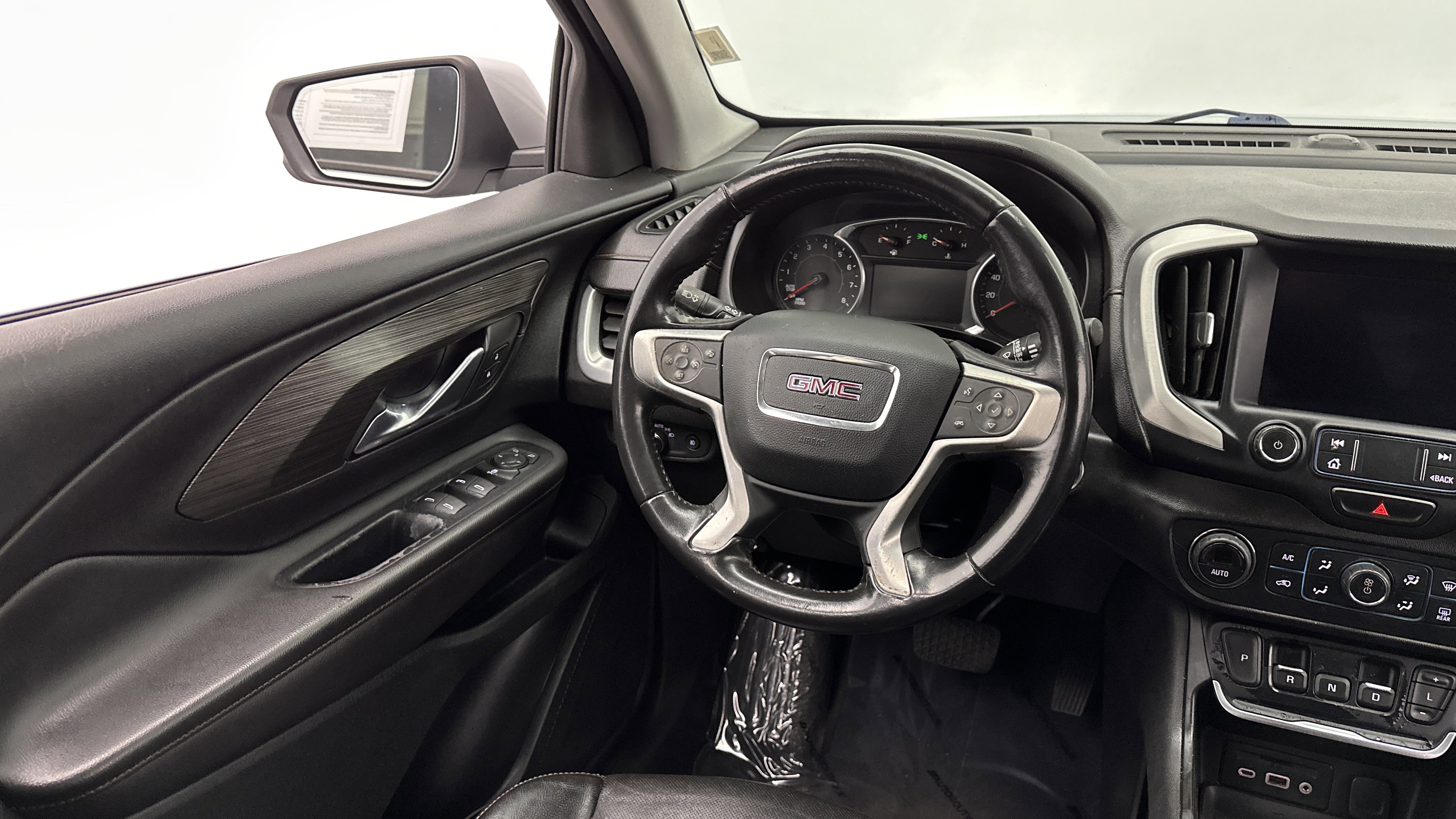Used 2020 GMC Terrain SLT image 25