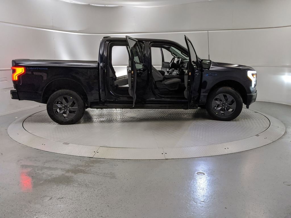 New 2025 Ford F150 Lightning Flash image 8