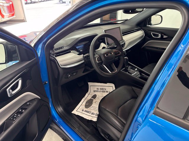 Used 2024 Jeep Compass Limited AWD/4WD image 13
