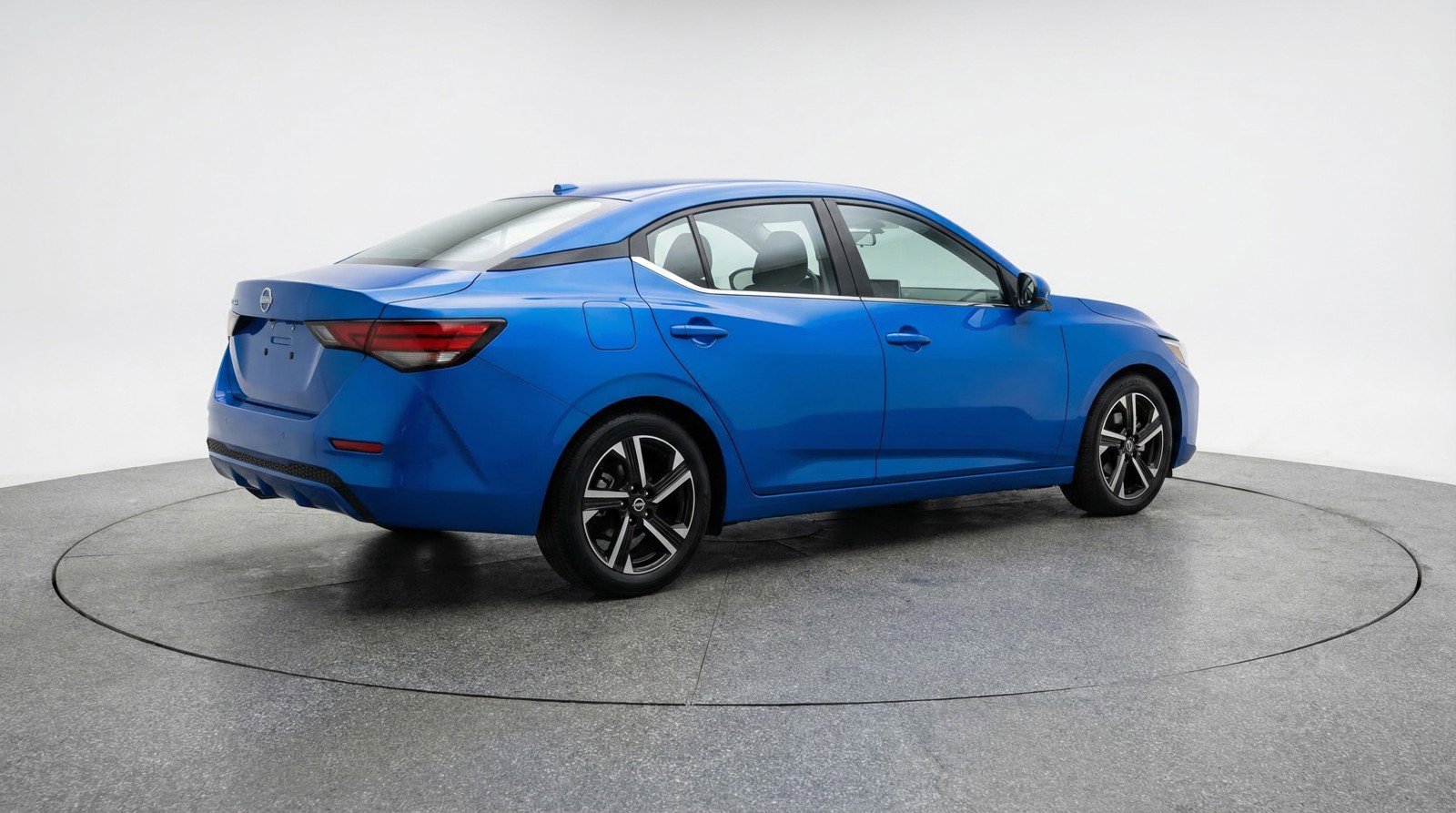 Used 2025 Nissan Sentra SV FWD image 9