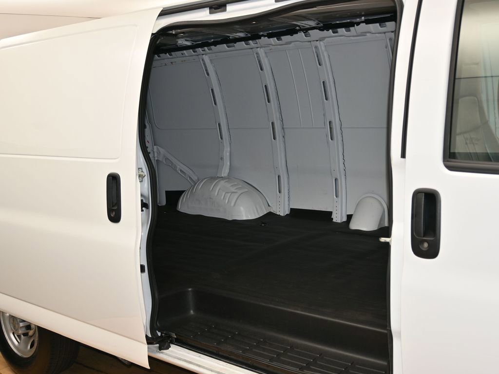 Used 2024 Chevrolet Express 3500 Extended w/ Driver Convenience Package image 31