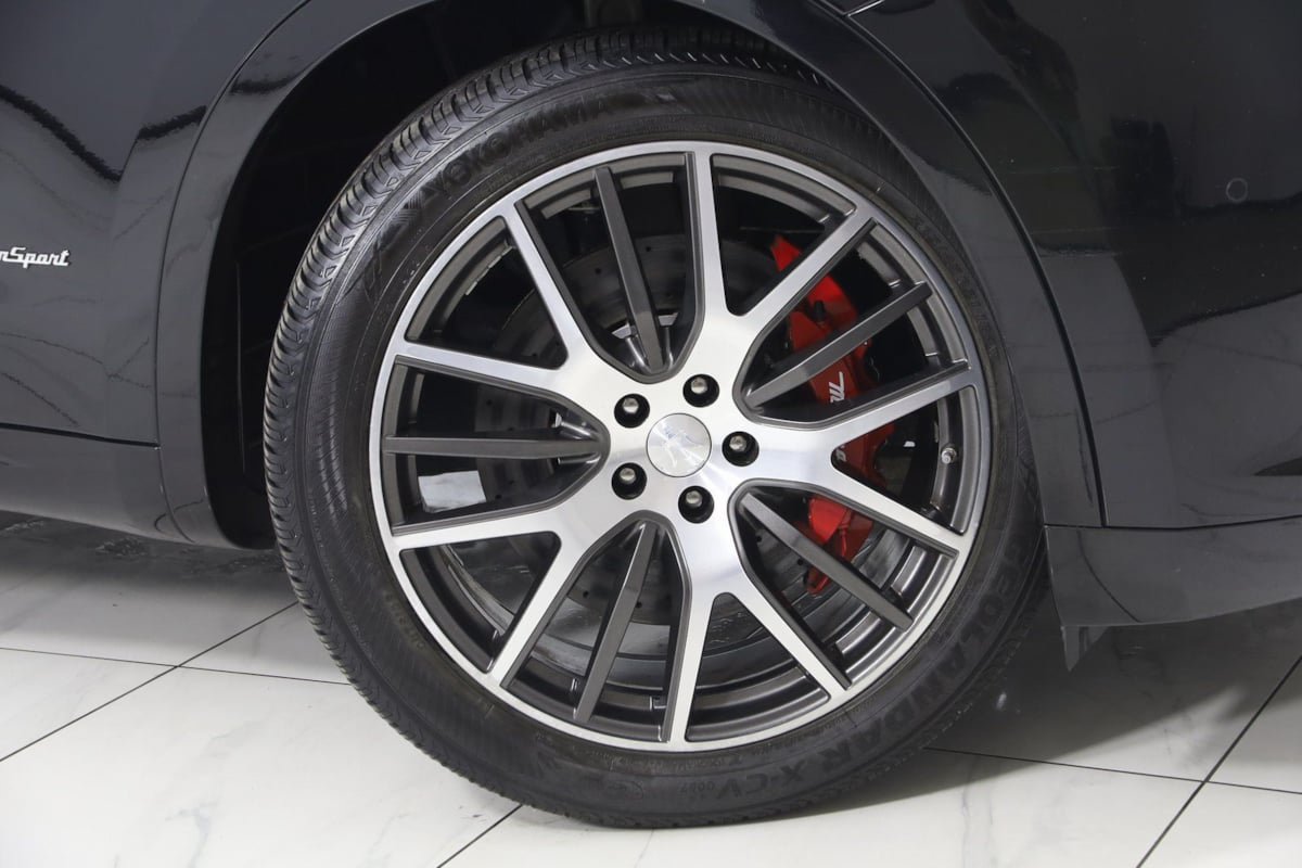 Used 2018 Maserati Levante S GranSport AWD/4WD image 16