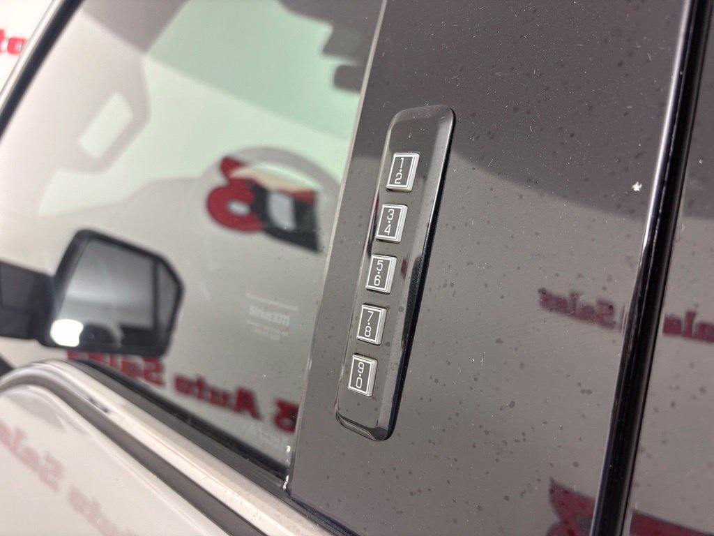 Used 2018 Ford F150 Platinum w/ Equipment Group 701A Luxury AWD/4WD image 14