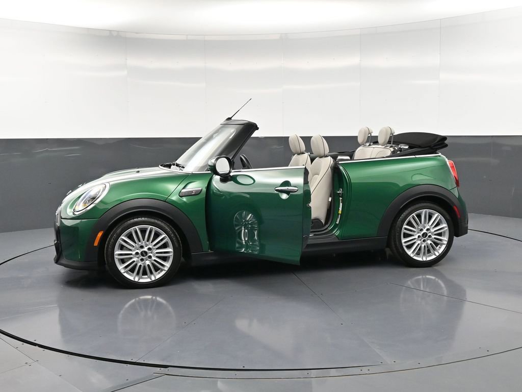 Used 2024 MINI Cooper S w/ Signature Upholstery Package image 38