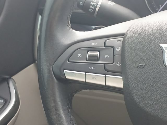 Used 2021 Cadillac XT4 Luxury w/ Cold Weather Package FWD image 10