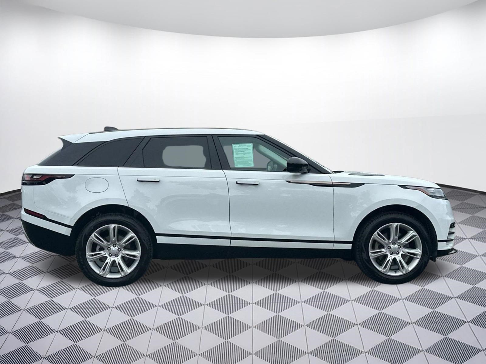 Certified 2022 Land Rover Range Rover Velar R-Dynamic S AWD/4WD image 8