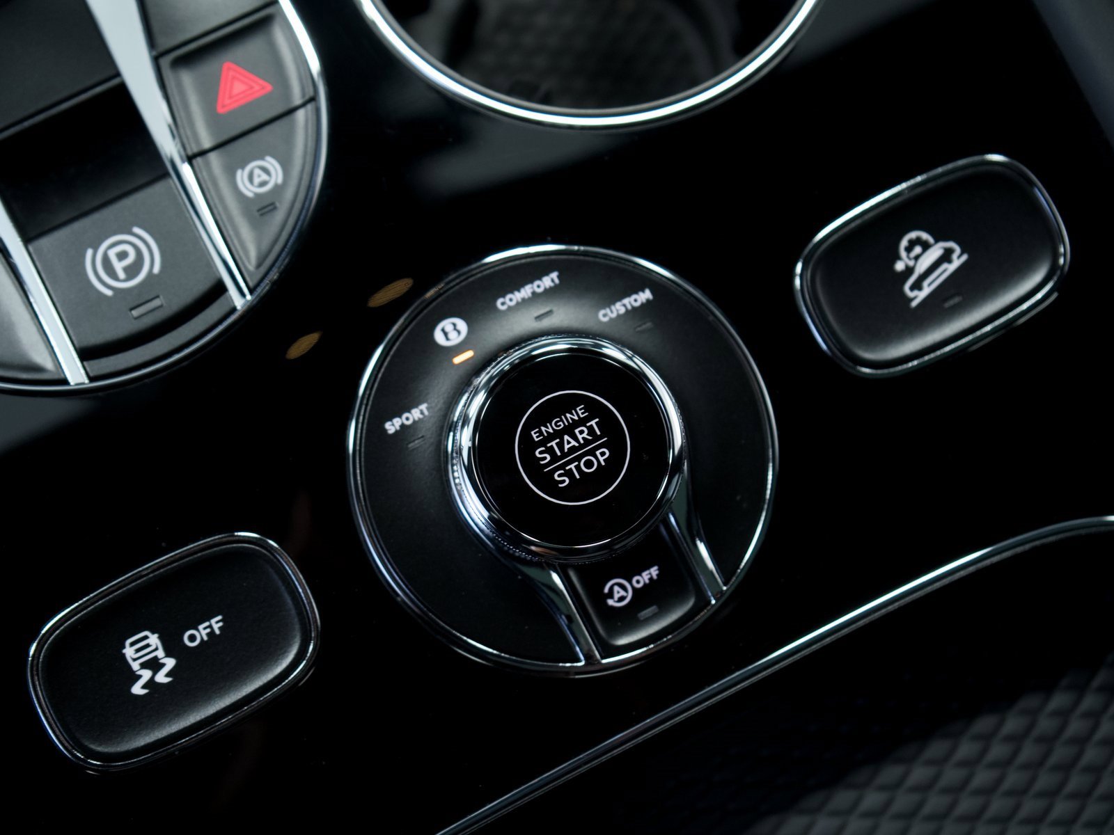 Used 2025 Bentley Bentayga image 36