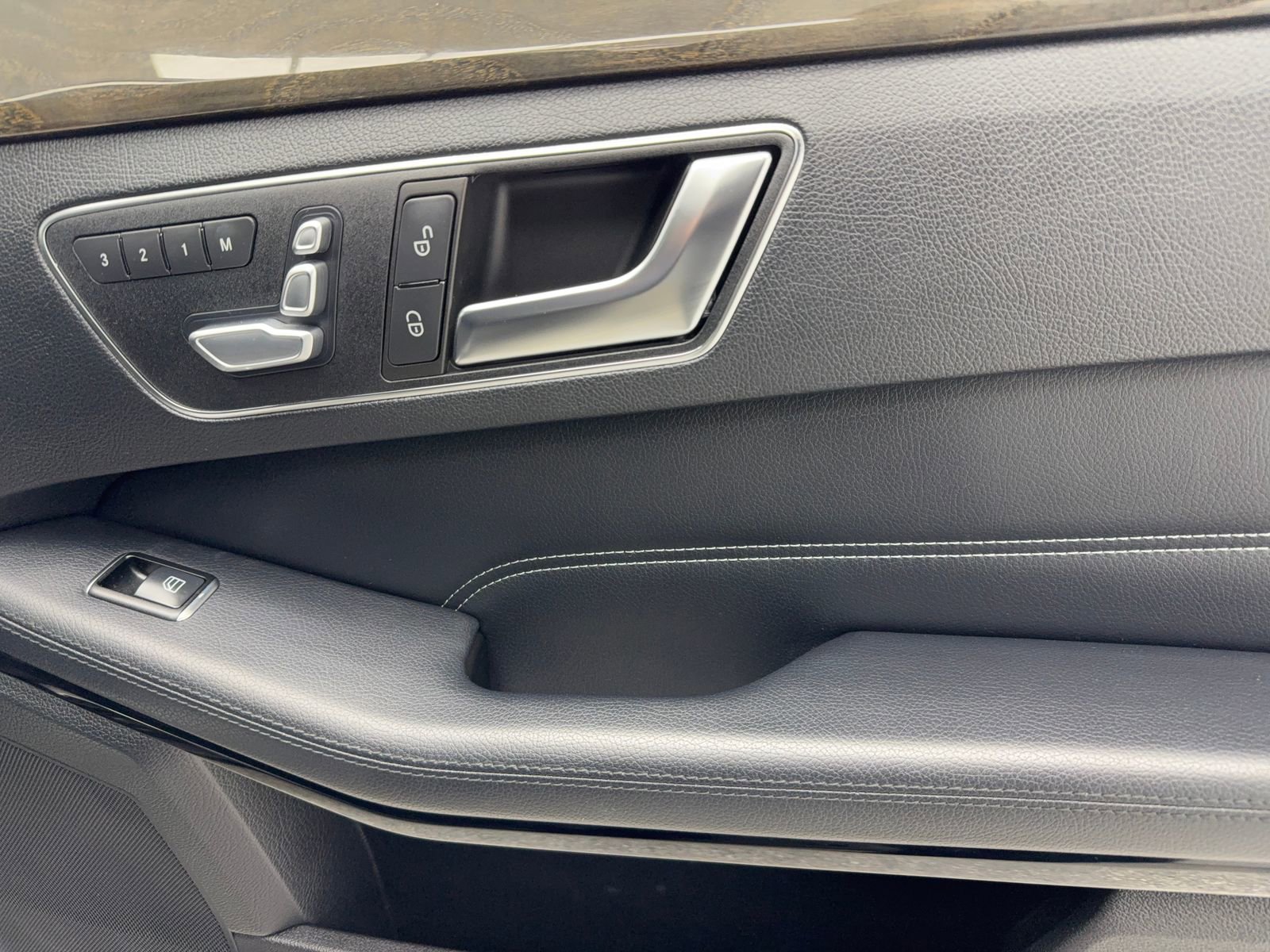 Used 2014 Mercedes-Benz E 350 Sedan image 39