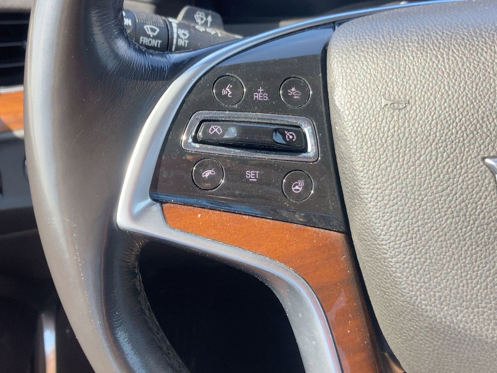 Used 2019 Cadillac Escalade Premium Luxury image 17