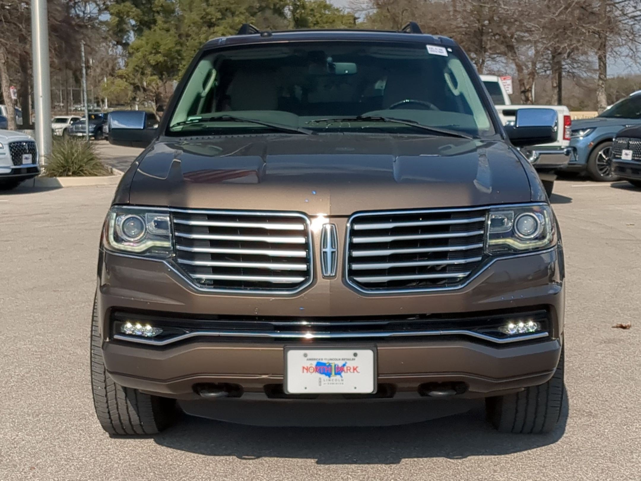 Used 2017 Lincoln Navigator Select image 8