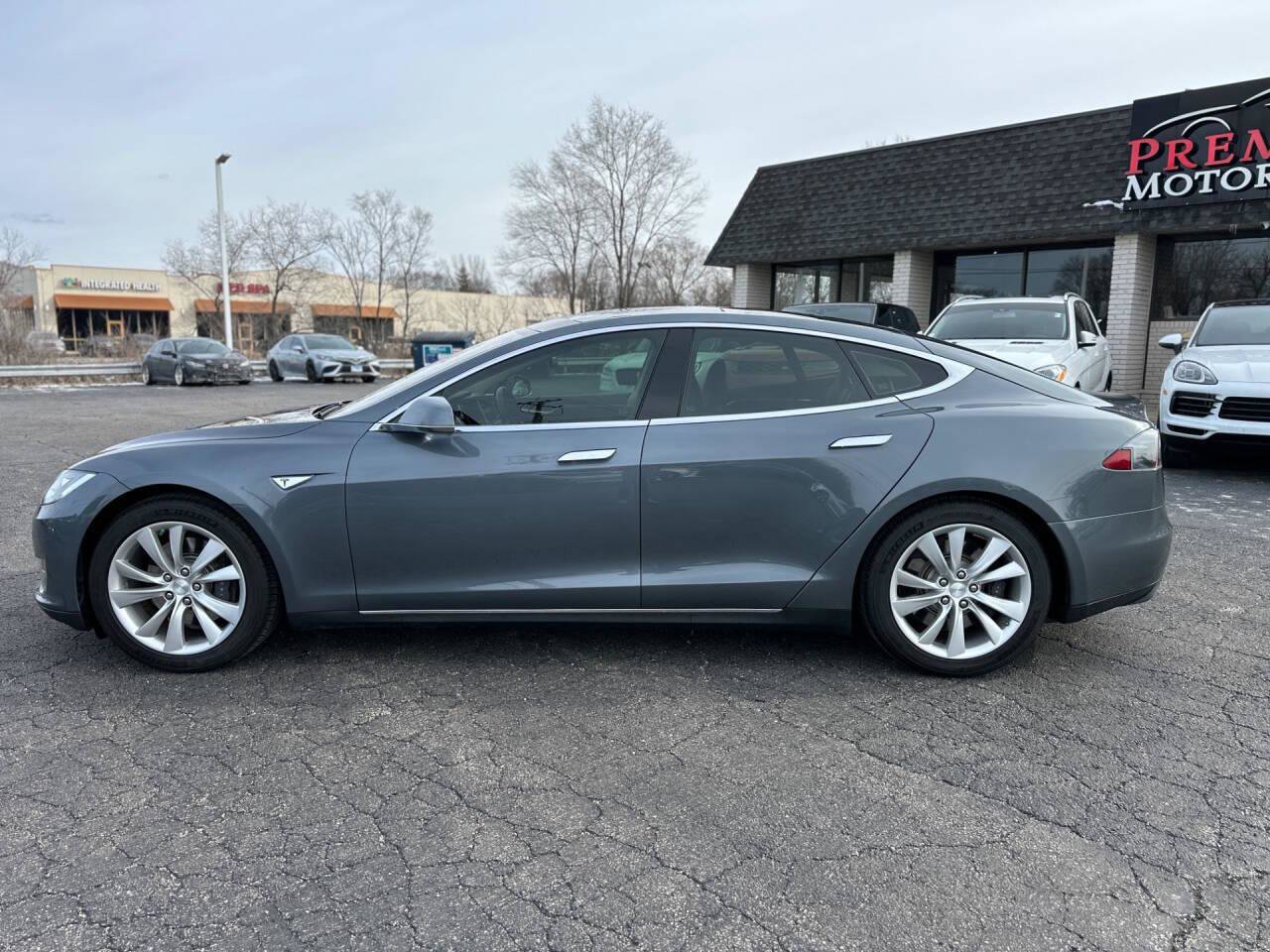 Used 2014 Tesla Model S 85 RWD image 2