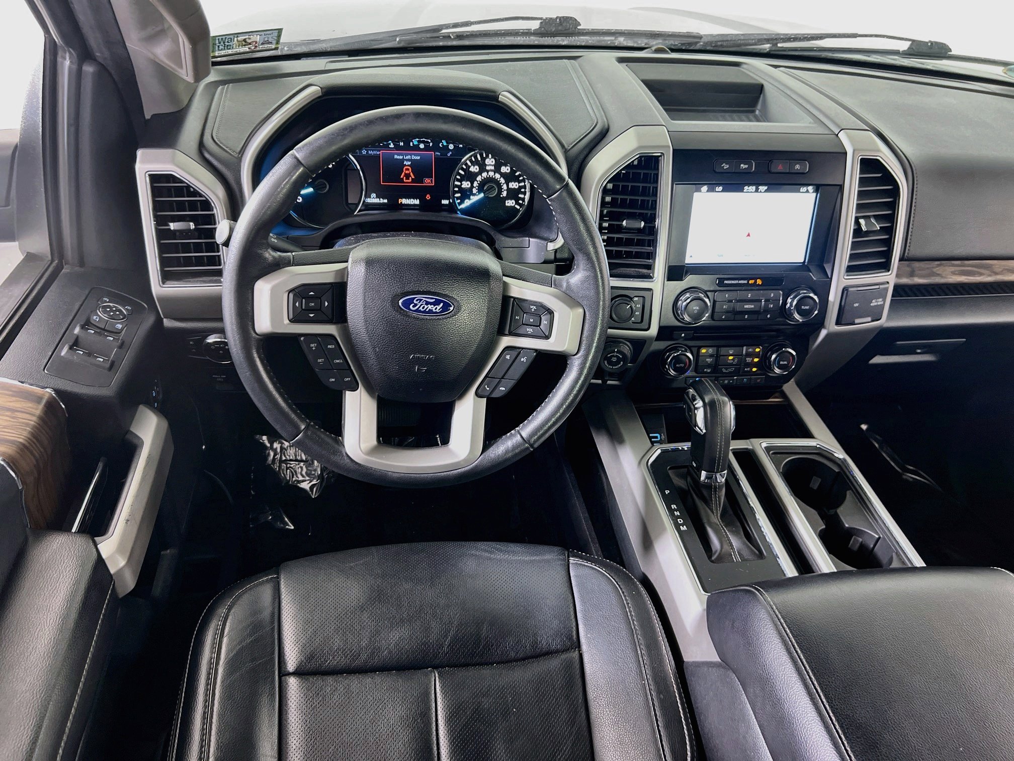 Used 2018 Ford F150 Lariat w/ Max Trailer Tow Package image 22