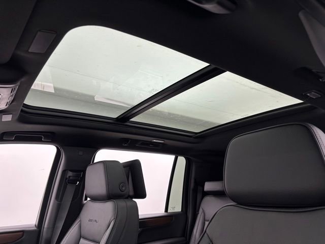 New 2026 GMC Yukon XL Denali w/ Denali Reserve Package image 5