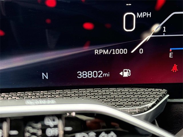 Certified 2025 Cadillac Escalade ESV V image 31