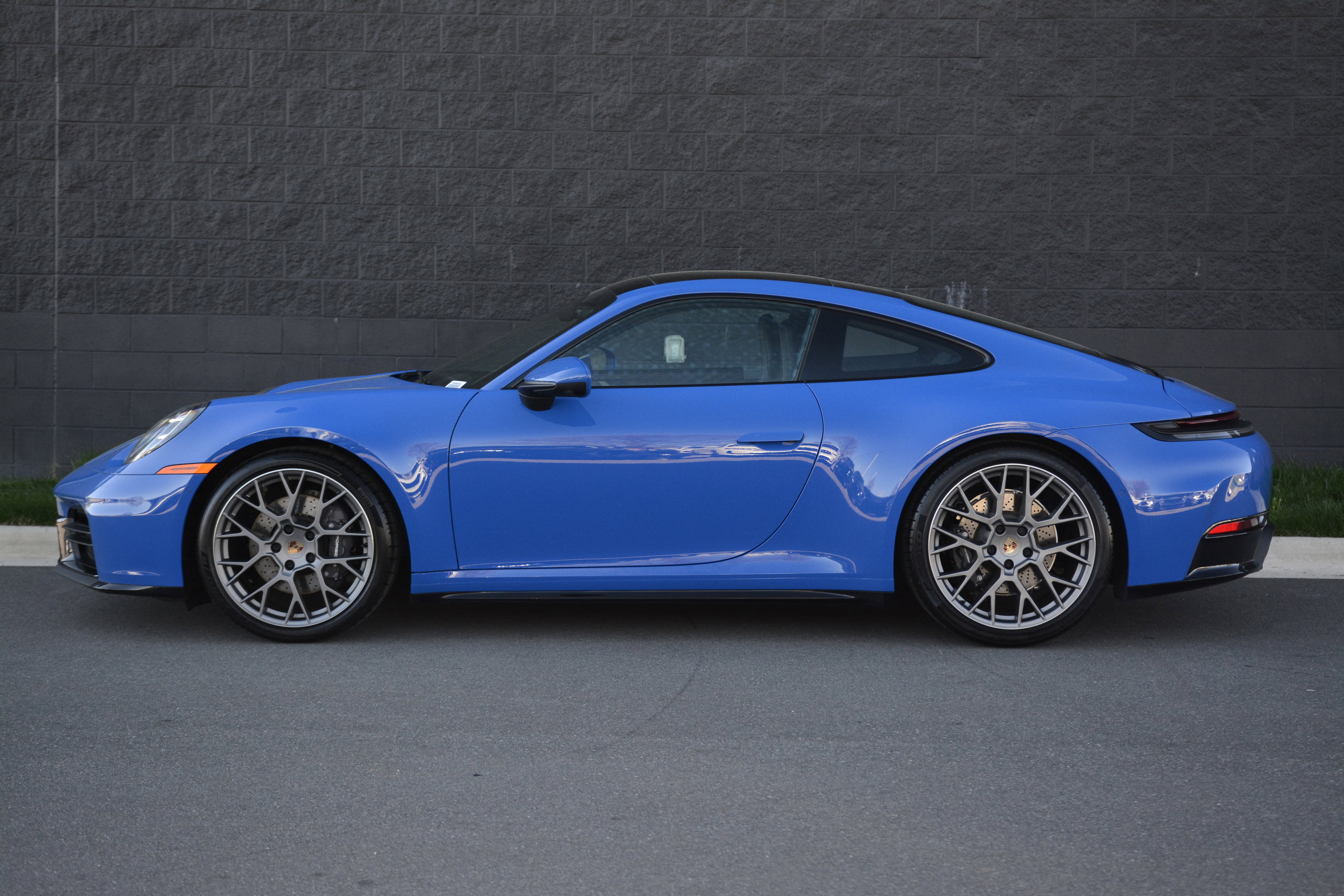 Certified 2025 Porsche 911 Carrera RWD image 2