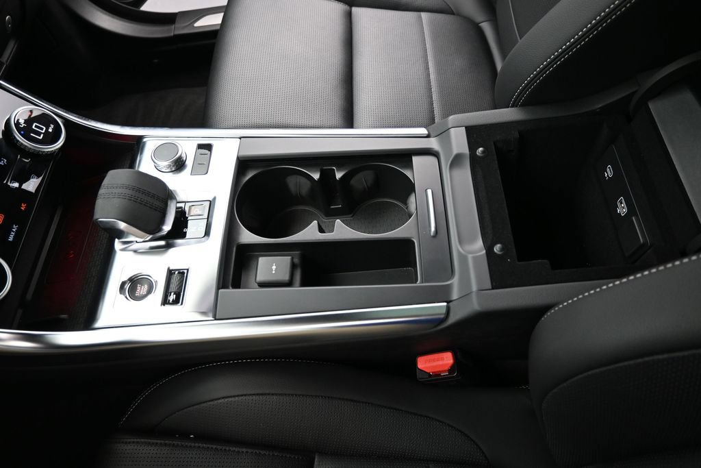 Certified 2024 Jaguar XF R-Dynamic SE AWD/4WD image 29