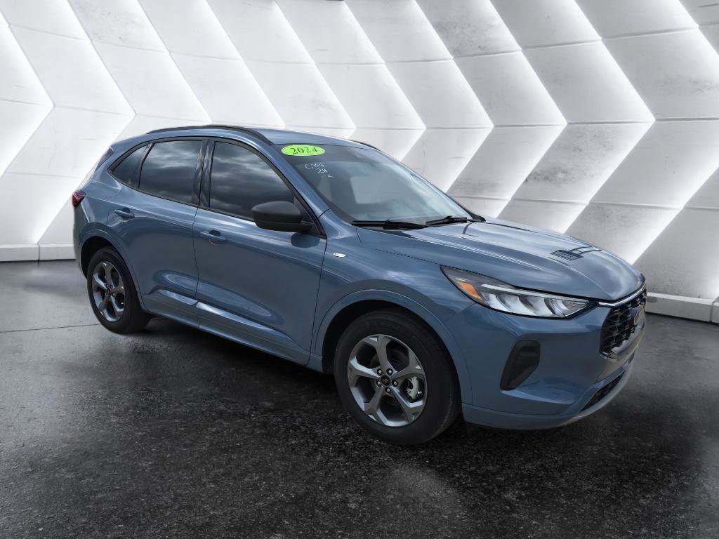 Used 2024 Ford Escape ST-Line w/ Equipment Group 301A image 3