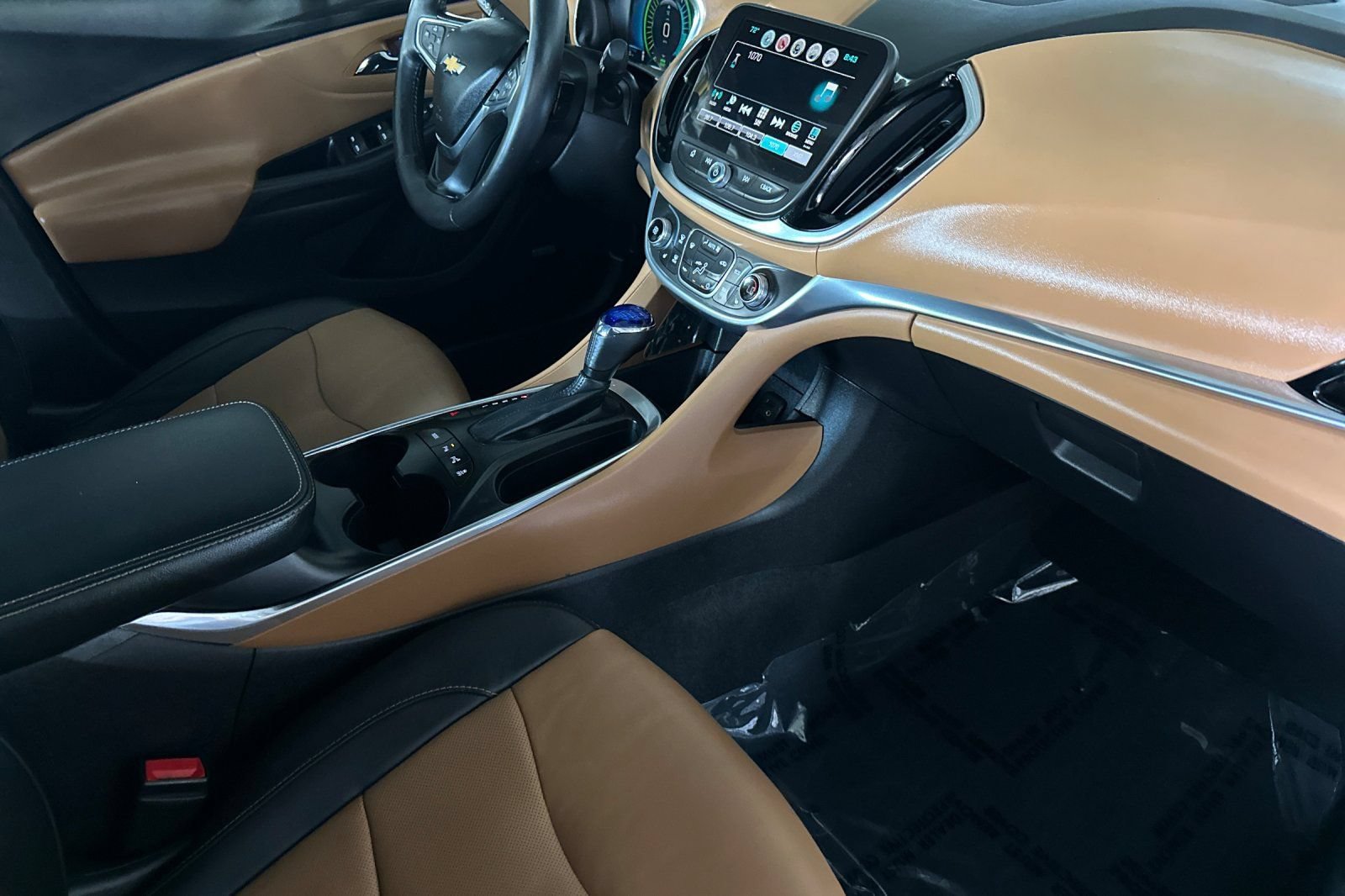 Used 2017 Chevrolet Volt Premier FWD image 17