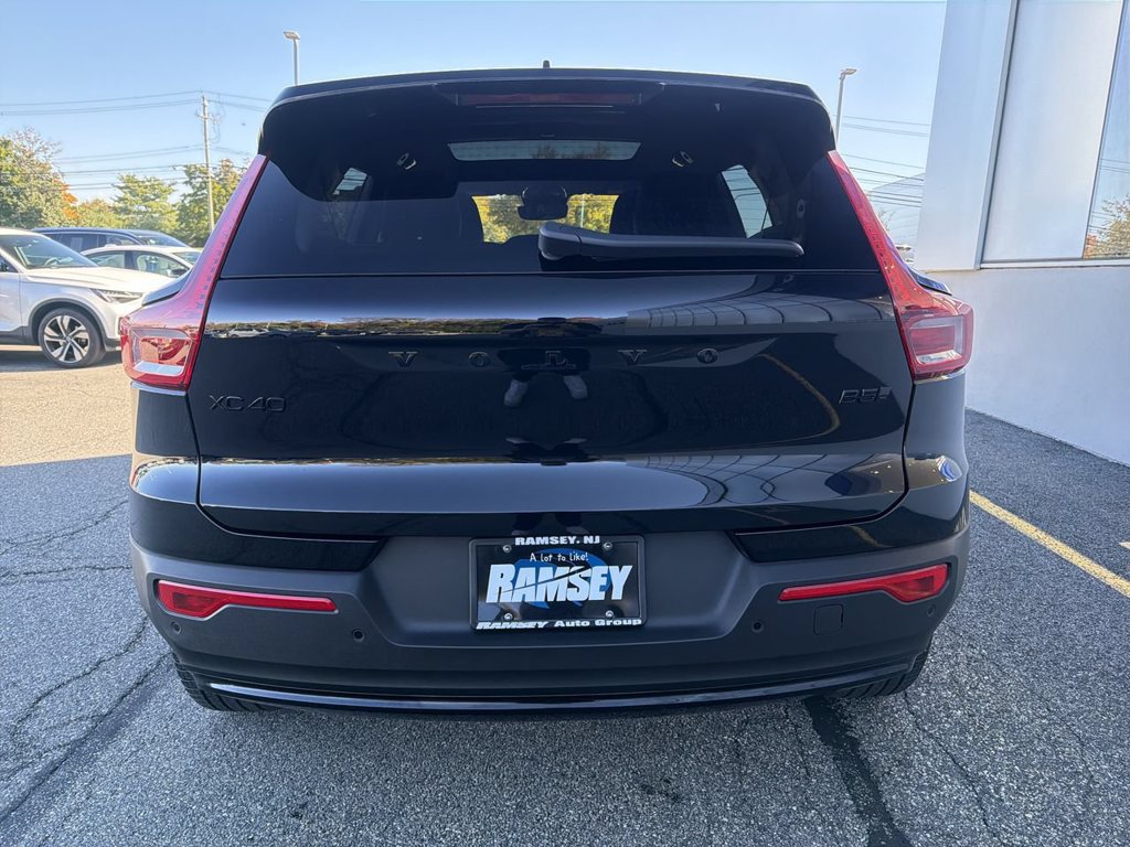 New 2026 Volvo XC40 B5 Ultra w/ Climate Package AWD/4WD image 7