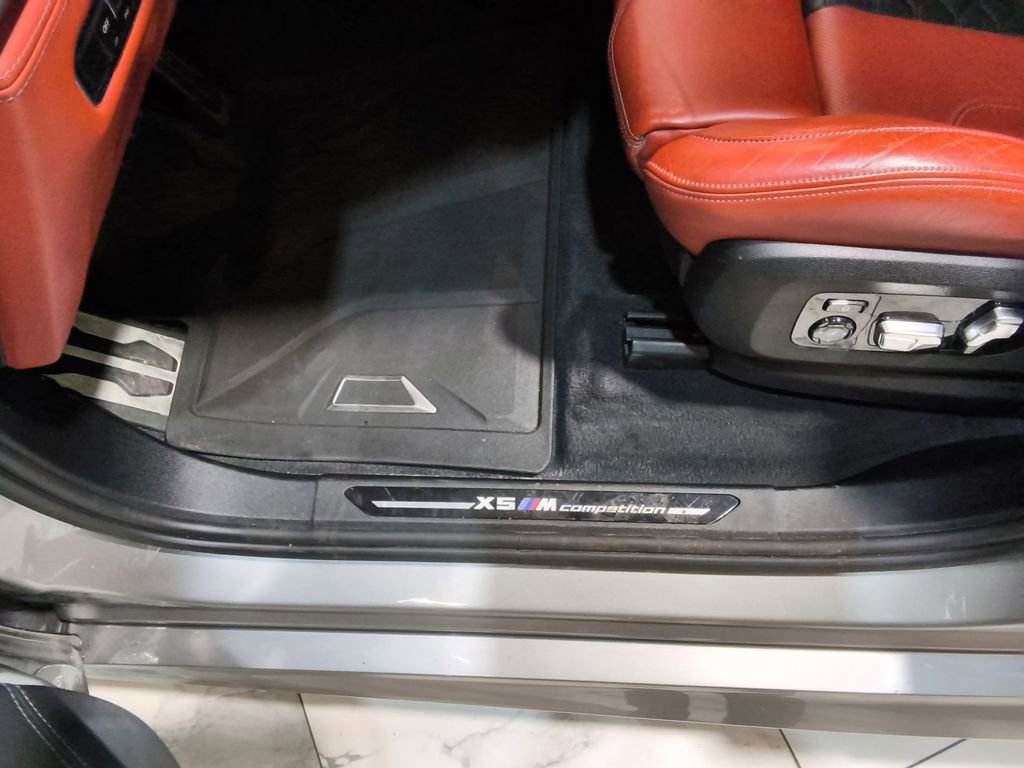 Used 2020 BMW X5 M AWD/4WD image 13