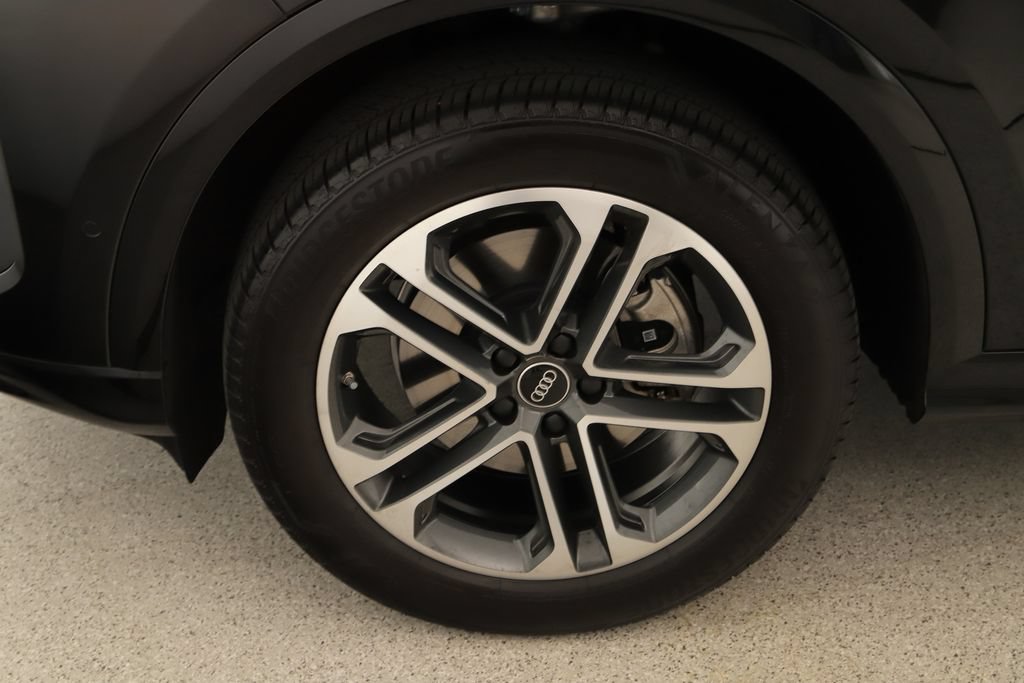 Certified 2025 Audi Q5 Premium AWD/4WD image 33
