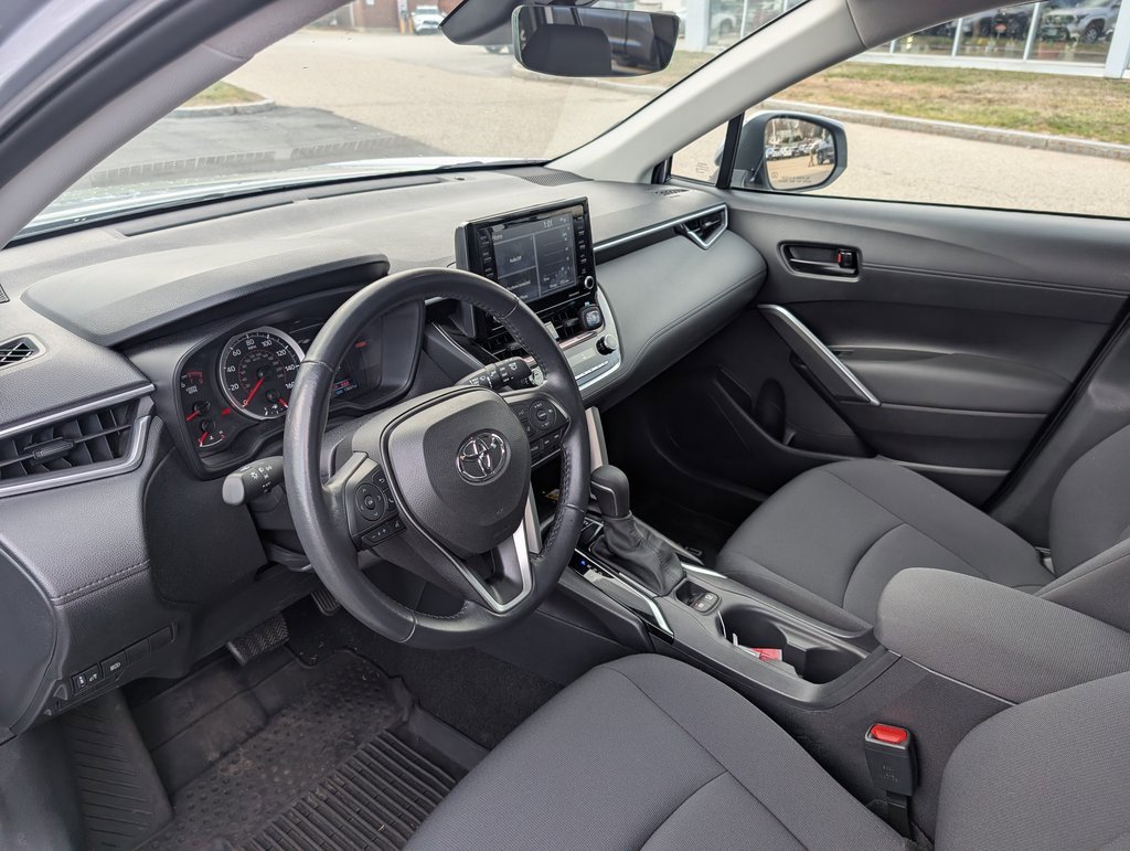 Used 2022 Toyota Corolla Cross LE image 16