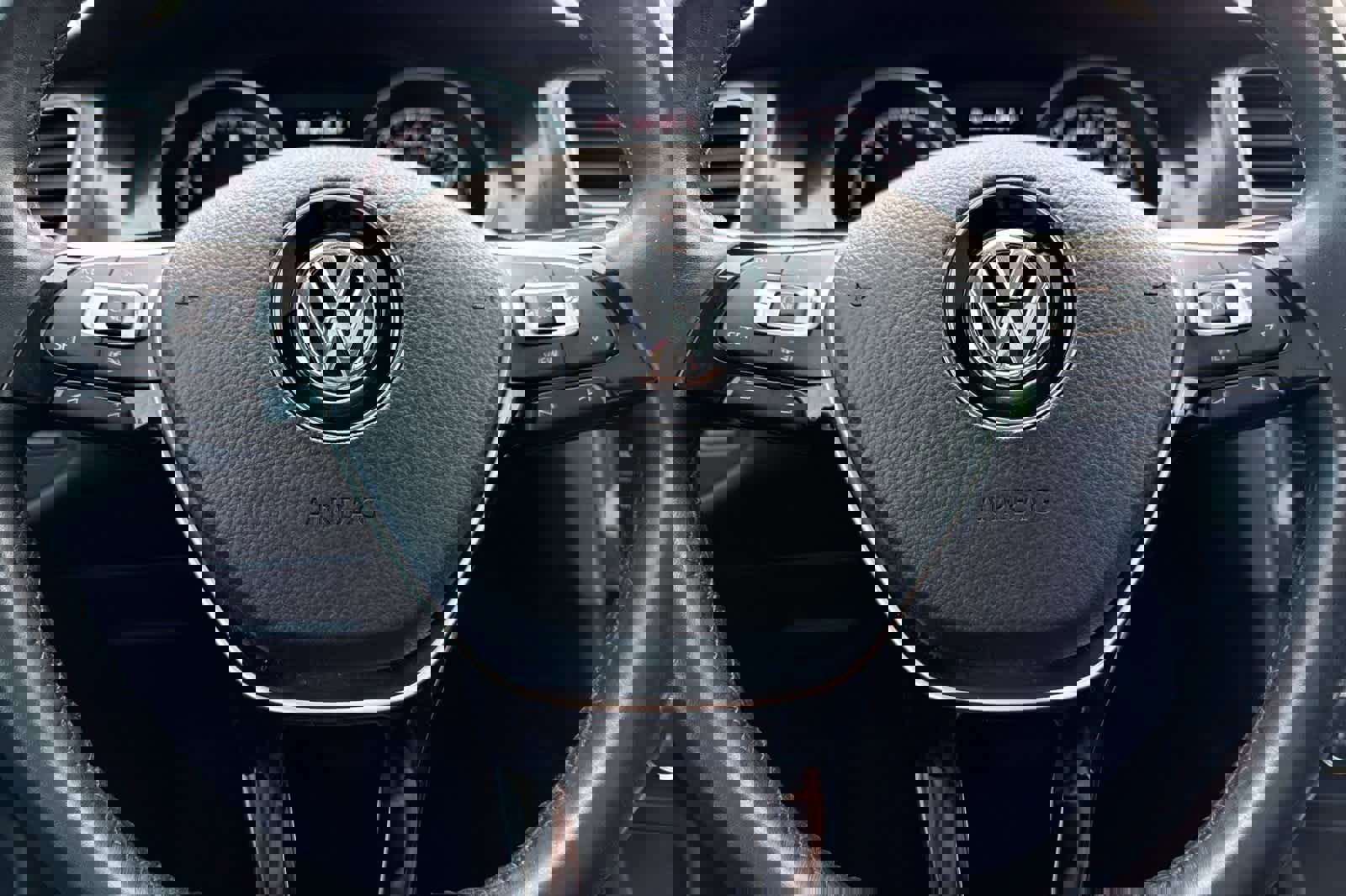 Used 2019 Volkswagen Golf SE image 24