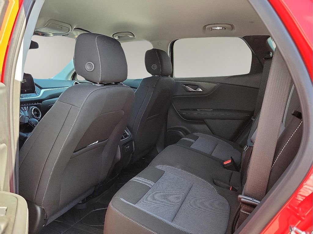 New 2025 Chevrolet Blazer LT w/ LPO, Black Sport Package image 9