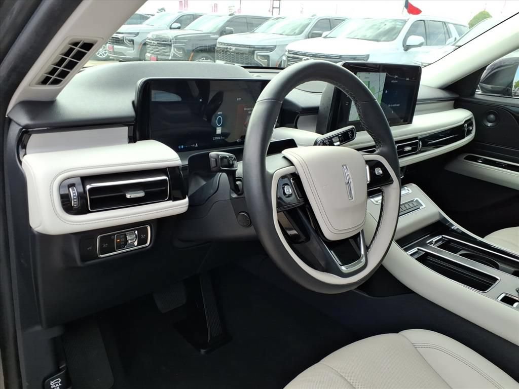 Used 2025 Lincoln Aviator Reserve w/ Illumination Package RWD image 18