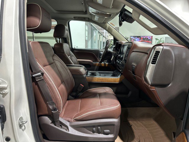 Used 2015 Chevrolet Silverado 1500 High Country w/ High Country Premium Package AWD/4WD image 39