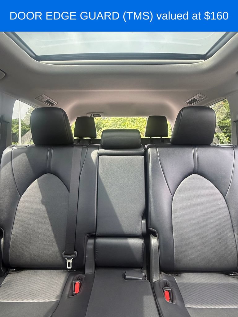 Used 2025 Toyota Grand Highlander AWD image 9