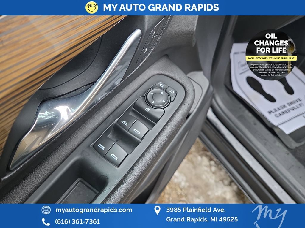 Used 2021 GMC Terrain SLE w/ Driver Convenience Package image 11