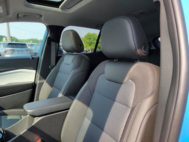 New 2026 Chevrolet Trax LT w/ Sunroof Package FWD image 10