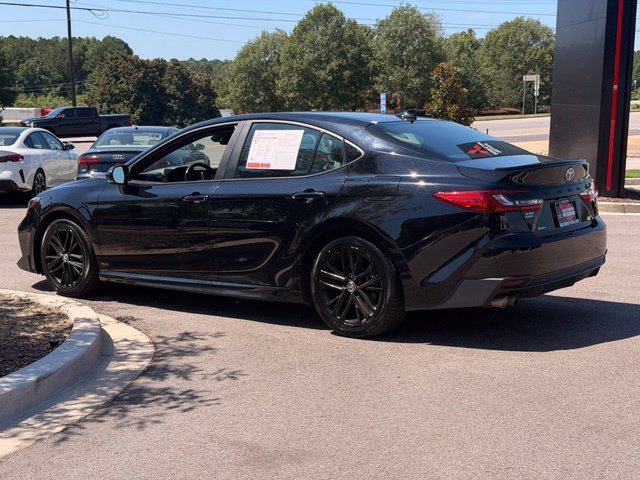 Used 2025 Toyota Camry SE FWD image 9