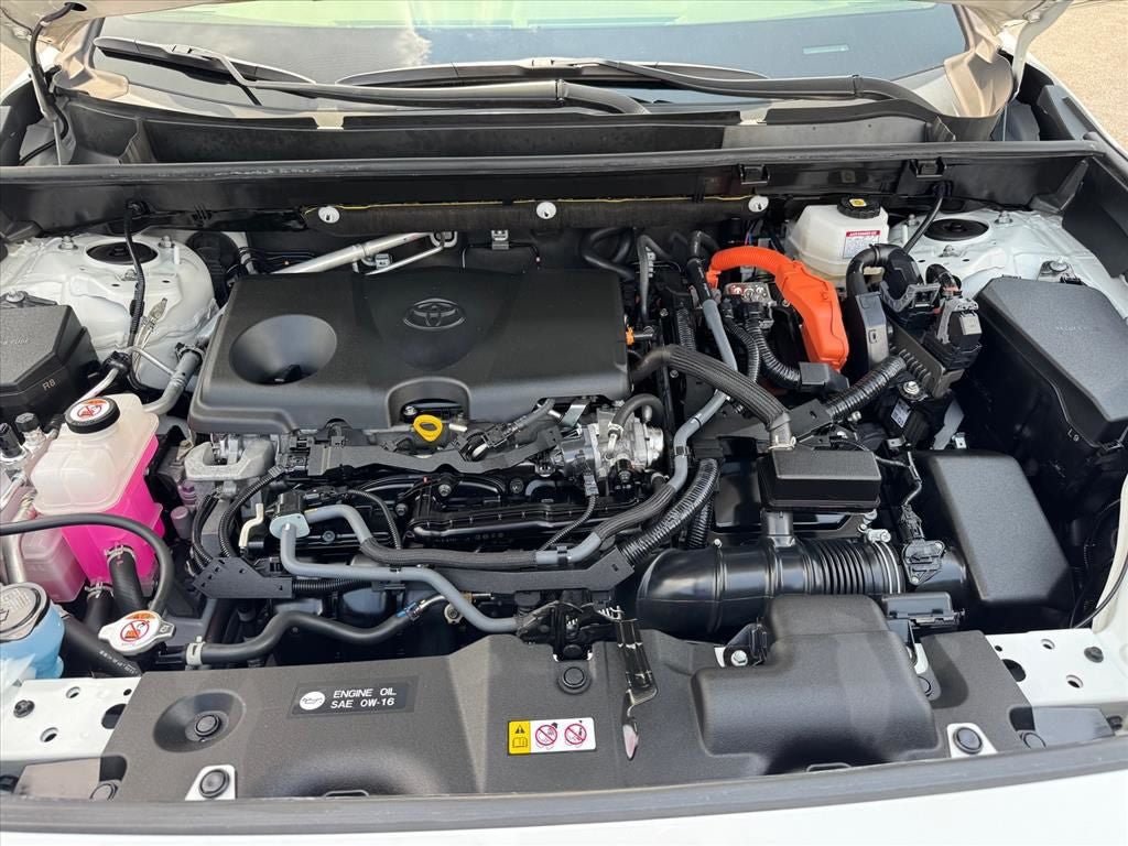 Used 2022 Toyota RAV4 XLE Premium AWD/4WD image 18