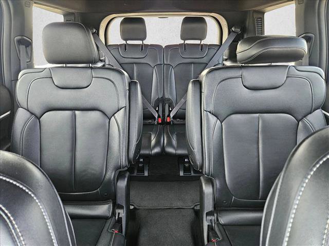 Used 2024 Jeep Grand Cherokee L Limited w/ Luxury Tech Group II image 14