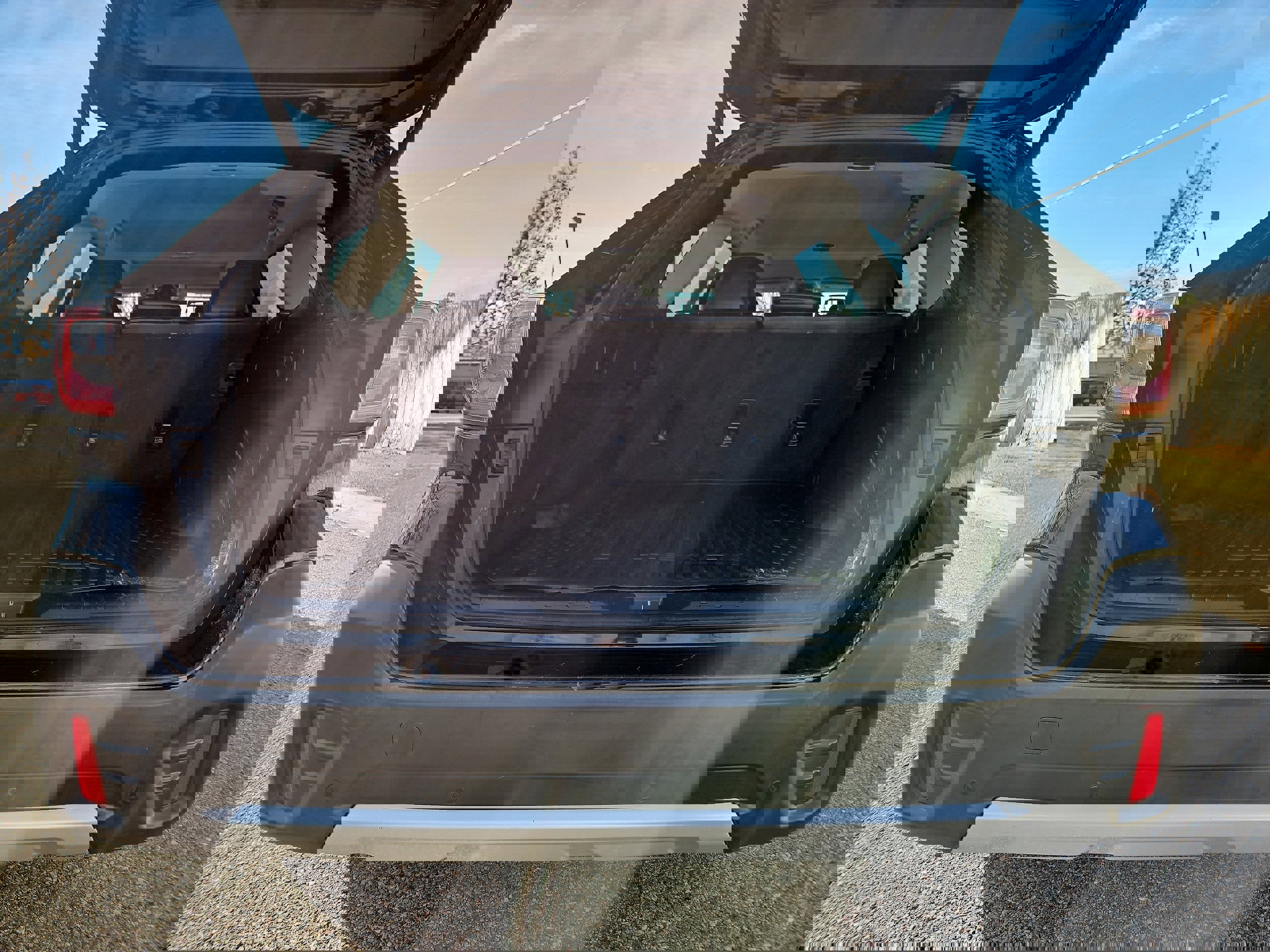 Used 2021 Subaru Outback Limited image 13