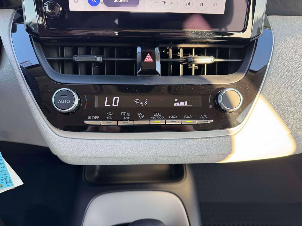 Used 2026 Toyota Corolla LE AWD/4WD image 28